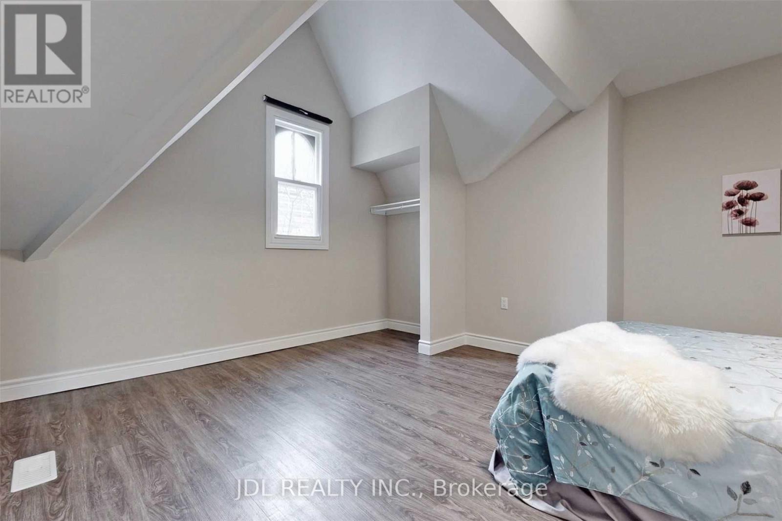 216 Mc Caul Street, Toronto, ON - Indoor Photo Showing Bedroom