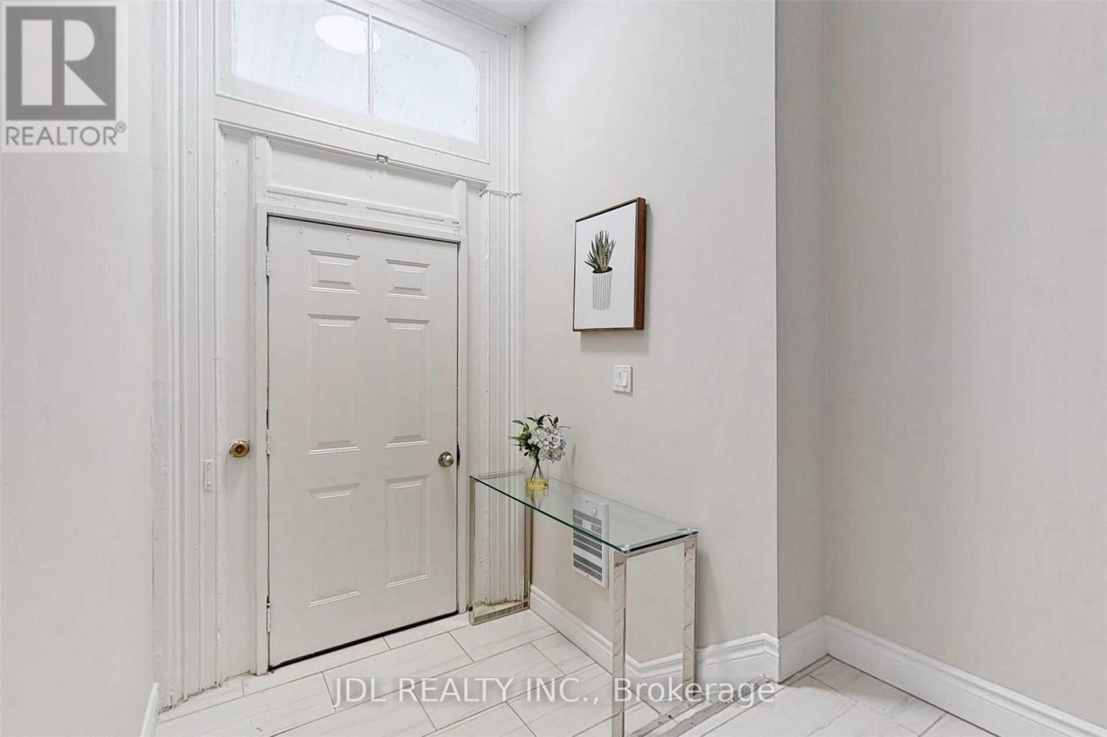 216 Mc Caul Street, Toronto, ON - Indoor Photo Showing Other Room