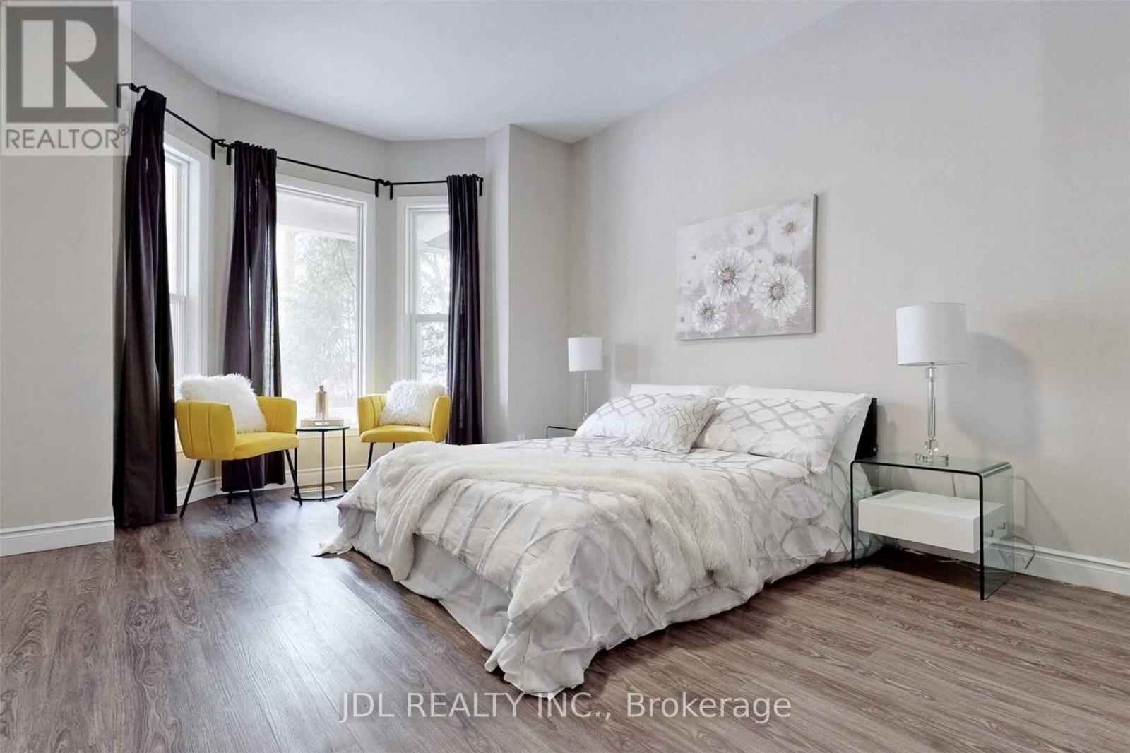 216 Mc Caul Street, Toronto, ON - Indoor Photo Showing Bedroom