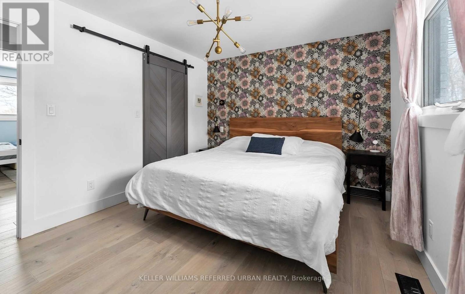 886 Sixth Street, Collingwood, ON - Indoor Photo Showing Bedroom