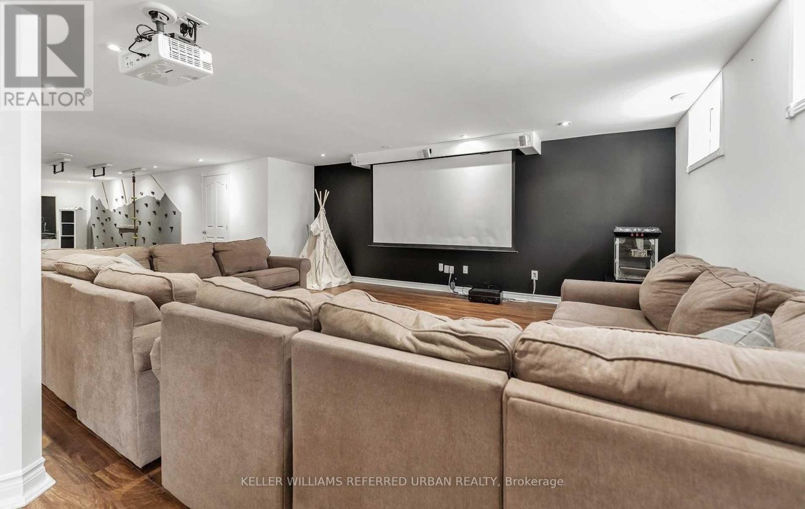 886 Sixth Street, Collingwood, ON - Indoor