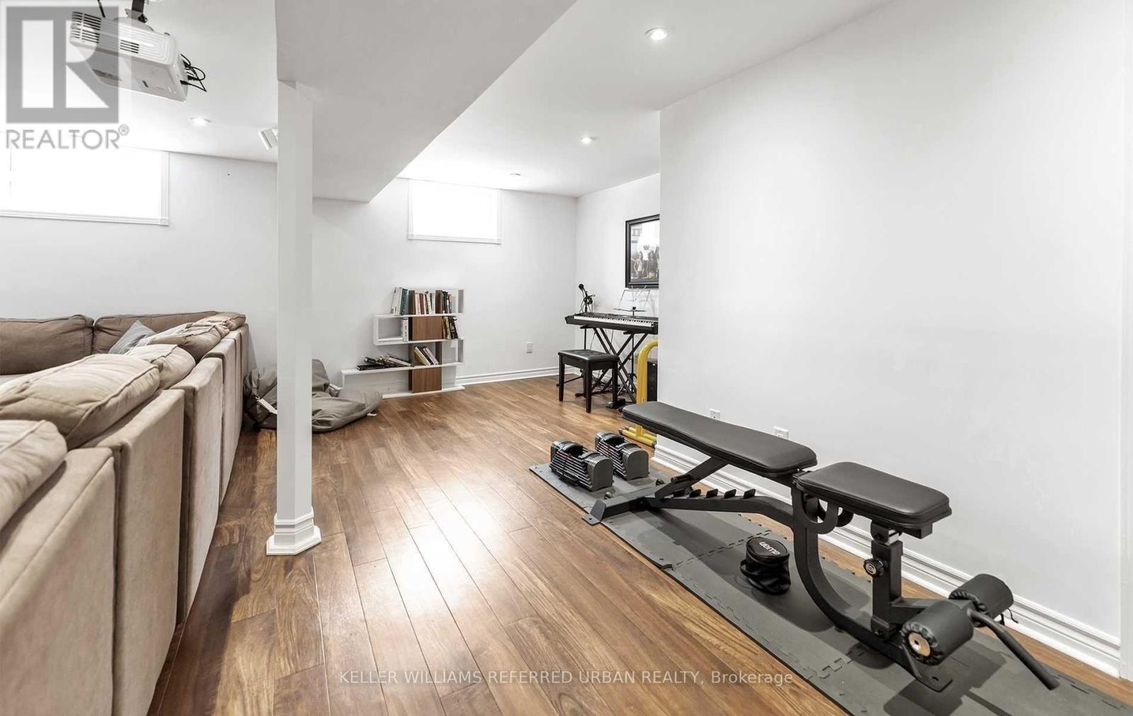 886 Sixth Street, Collingwood, ON - Indoor Photo Showing Other Room