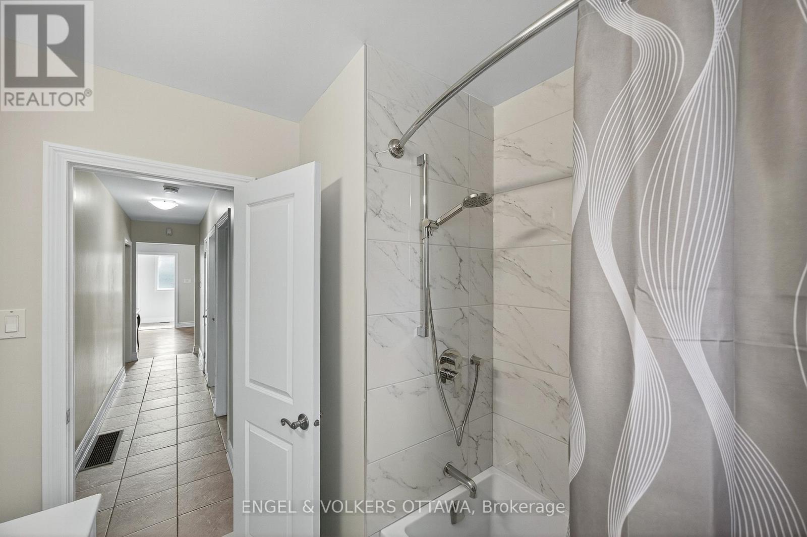 1291 Notting Hill Avenue, Ottawa, ON - Indoor Photo Showing Bathroom