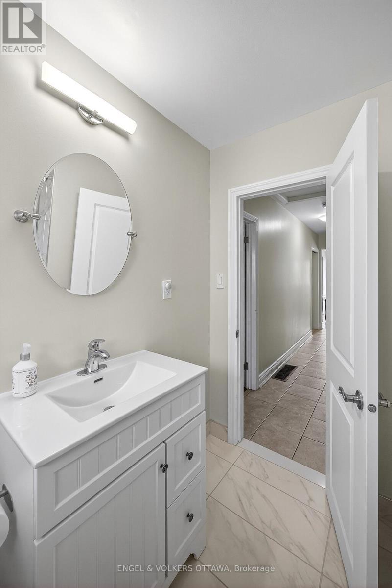 1291 Notting Hill Avenue, Ottawa, ON - Indoor Photo Showing Bathroom