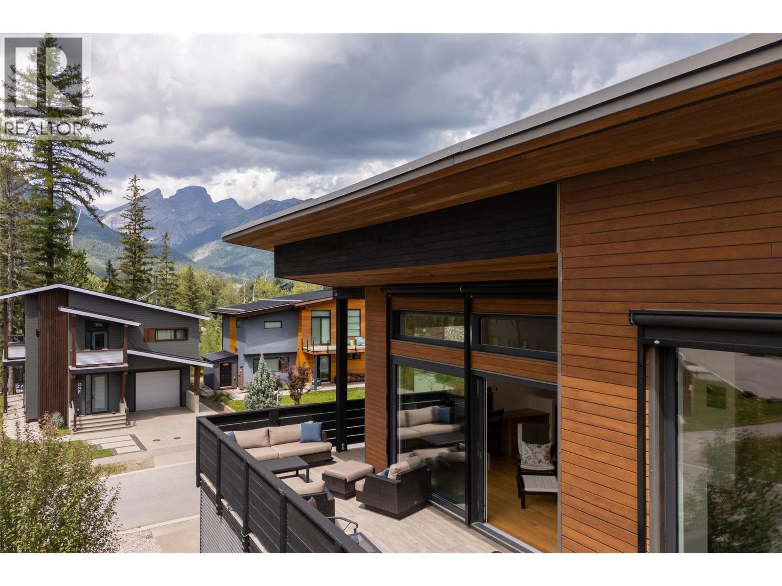2 Piedmont Drive, Fernie, BC - Outdoor