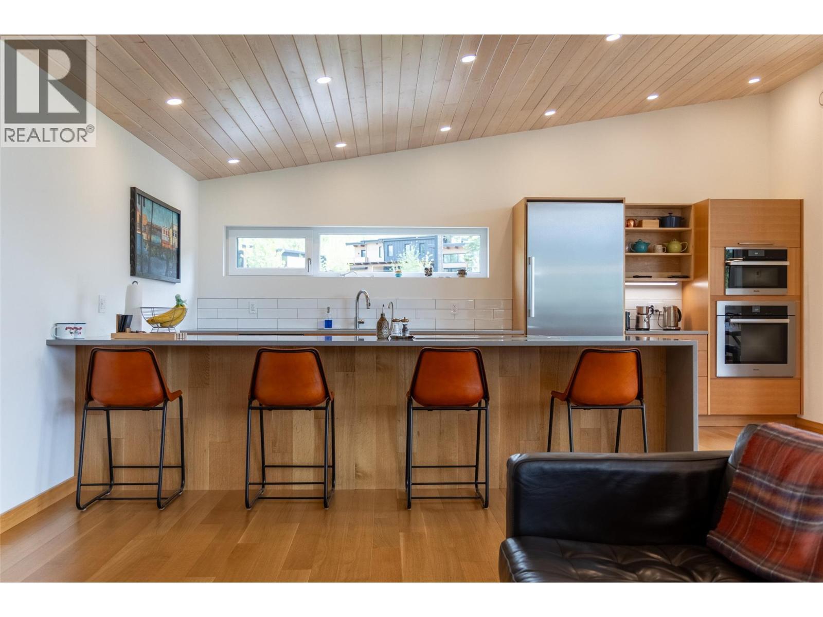 2 Piedmont Drive, Fernie, BC - Indoor Photo Showing Kitchen