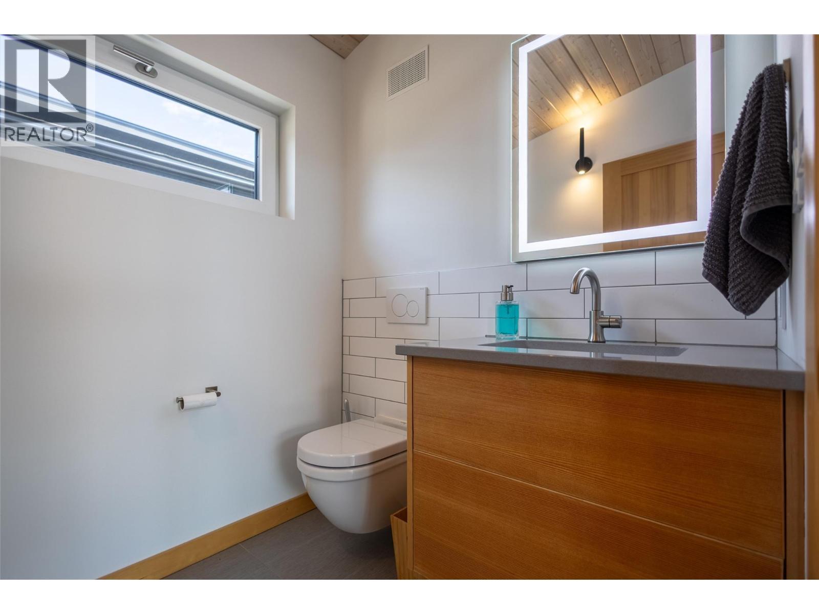2 Piedmont Drive, Fernie, BC - Indoor Photo Showing Bathroom
