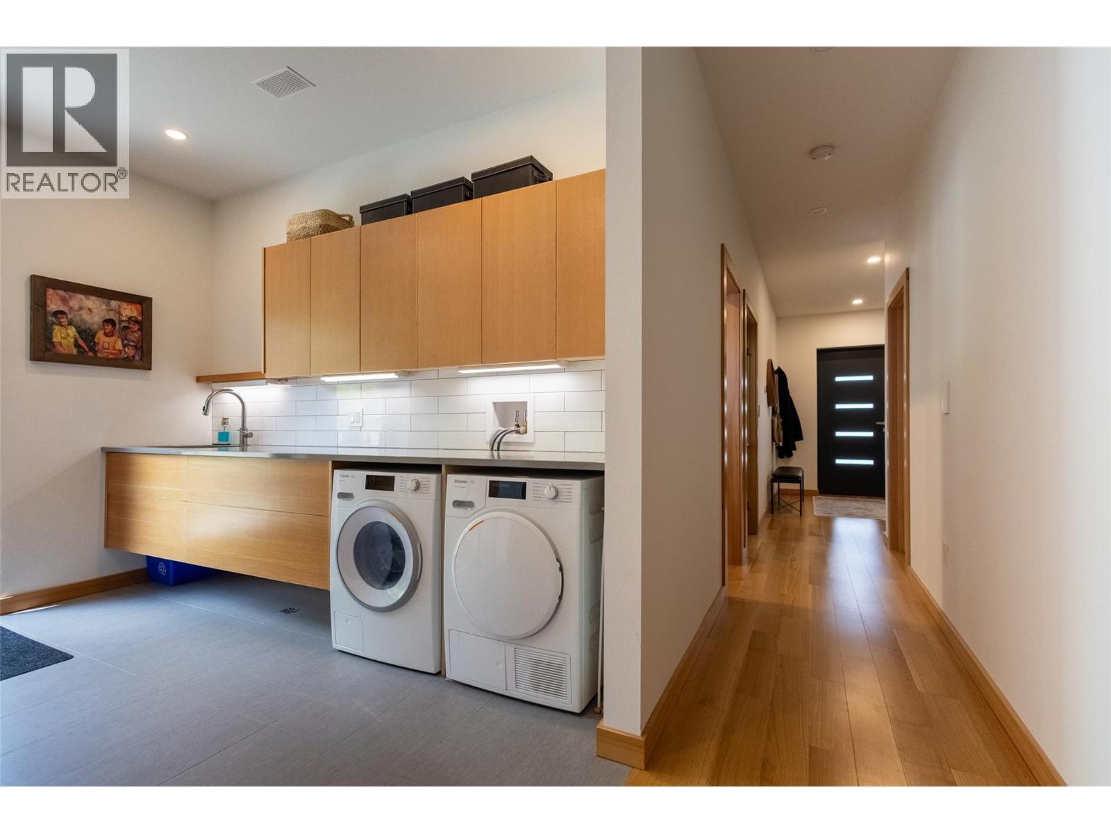 2 Piedmont Drive, Fernie, BC - Indoor Photo Showing Laundry Room