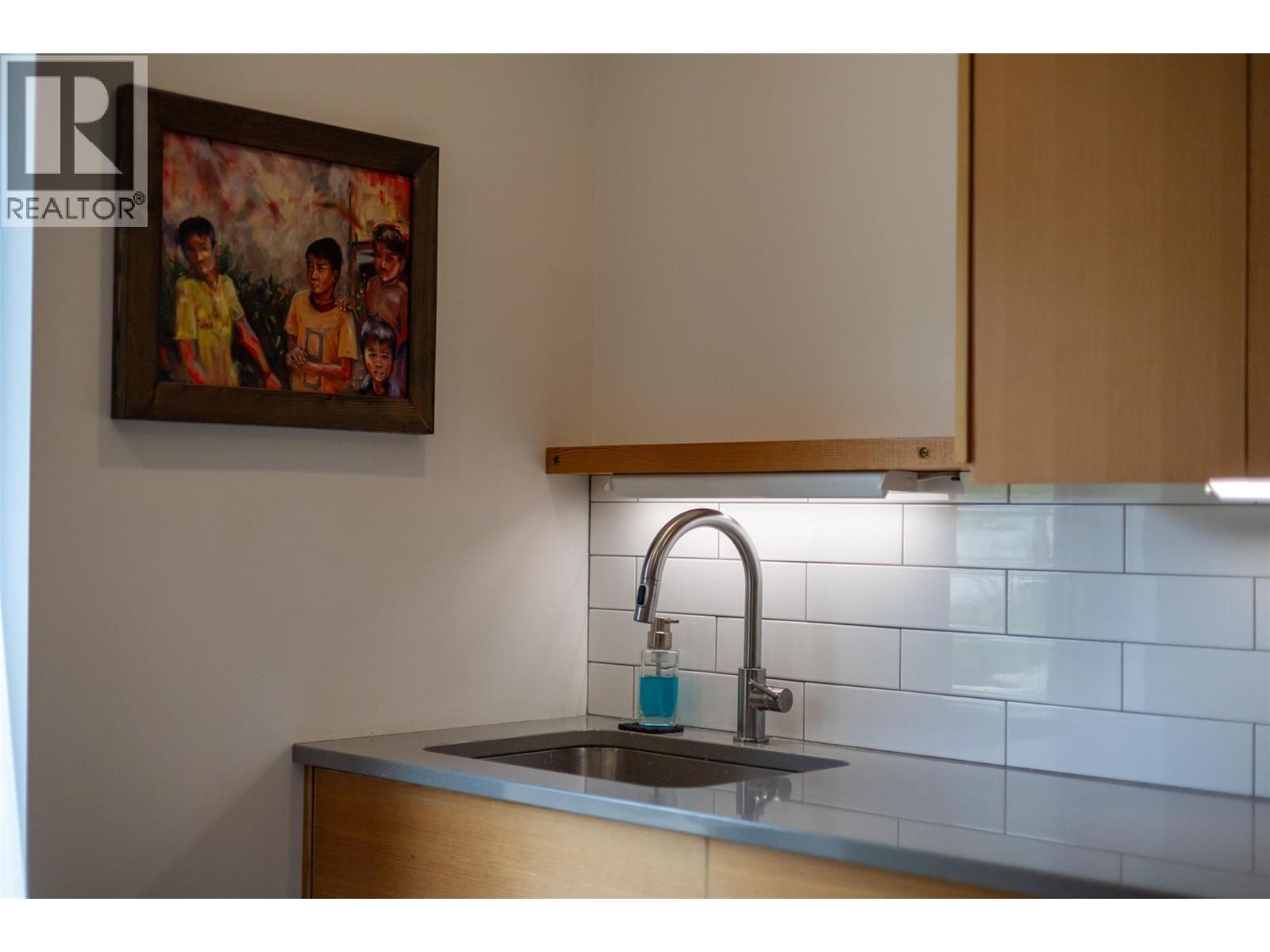 2 Piedmont Drive, Fernie, BC - Indoor Photo Showing Kitchen