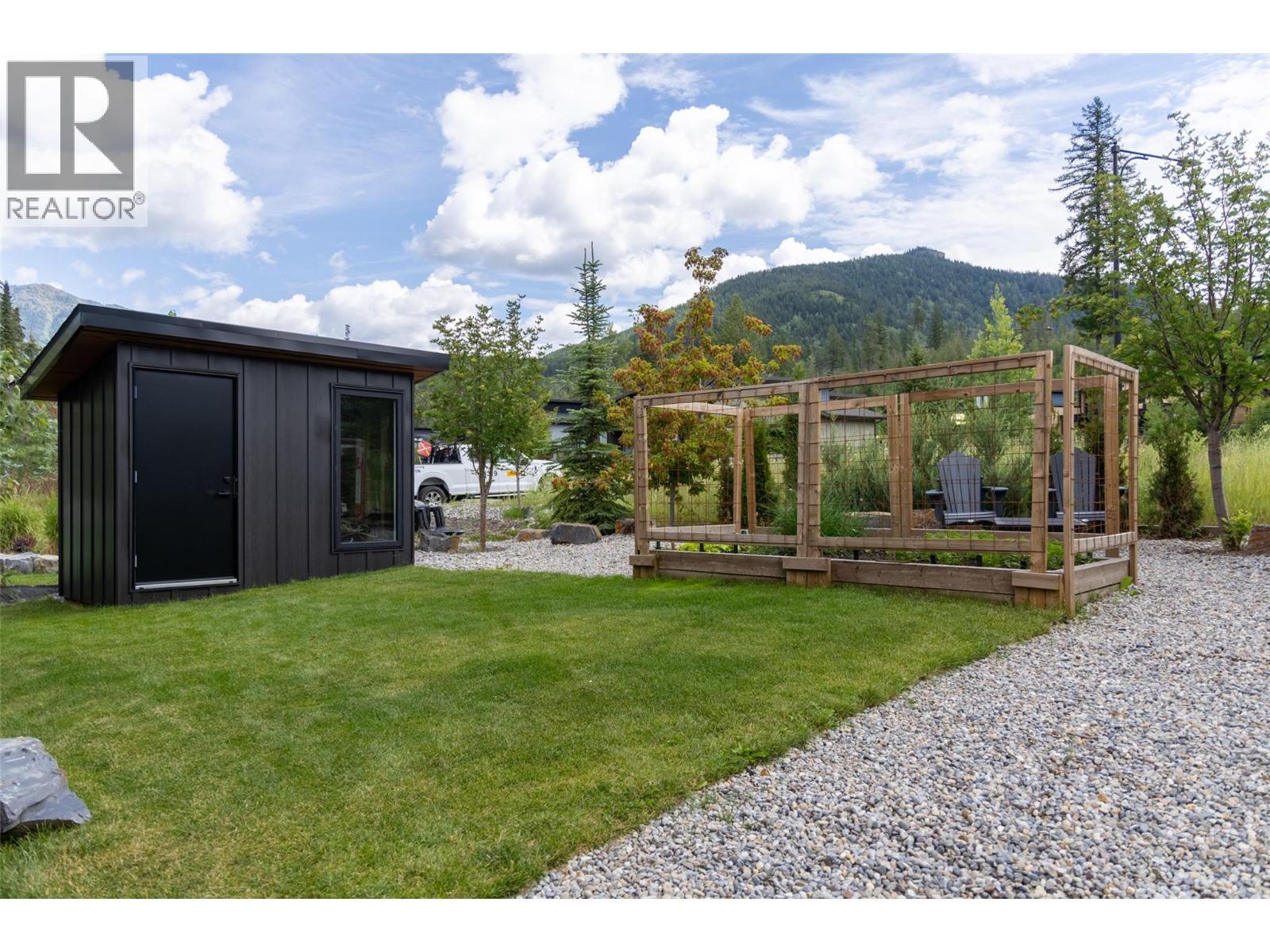 2 Piedmont Drive, Fernie, BC - Outdoor