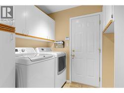 LAUNDRY/MUD ROOM - Newer Appliances. -