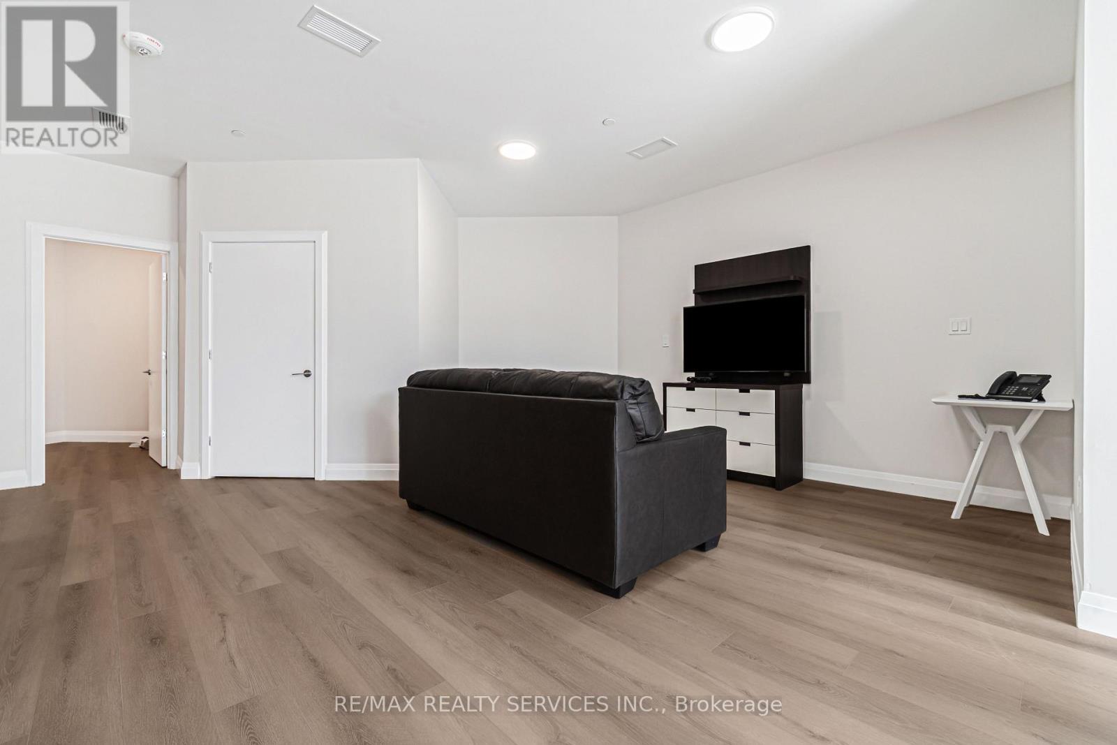 #2 - 30 Dean Park Road, Toronto, ON - Indoor