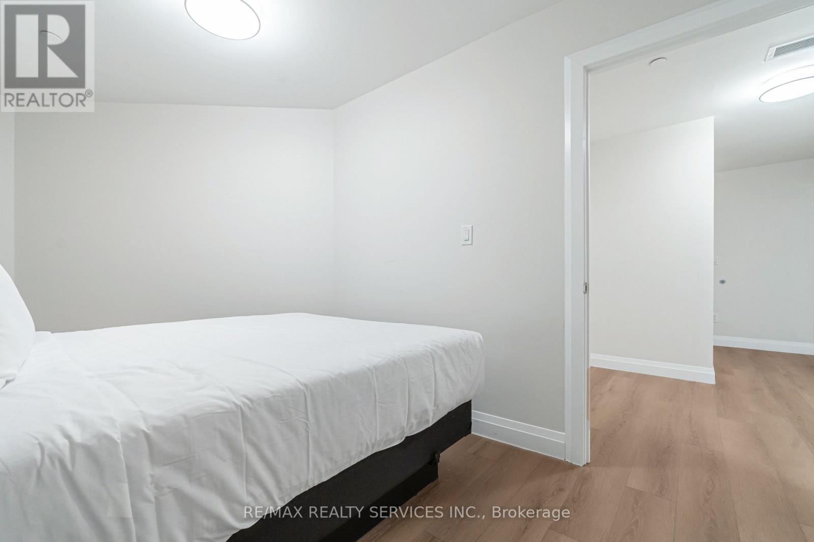 #3 - 30 Dean Park Road, Toronto, ON - Indoor Photo Showing Bedroom