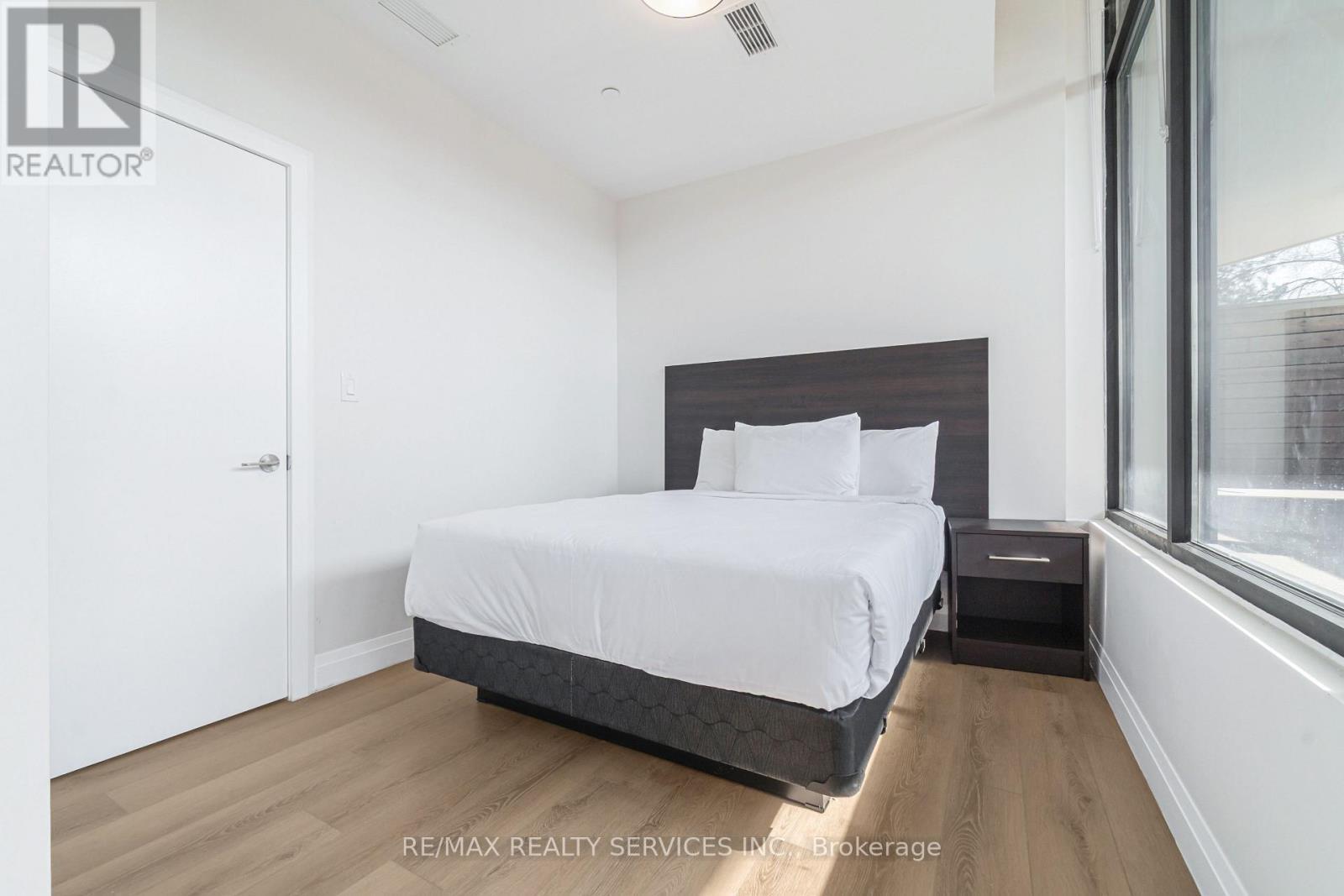 #3 - 30 Dean Park Road, Toronto, ON - Indoor Photo Showing Bedroom