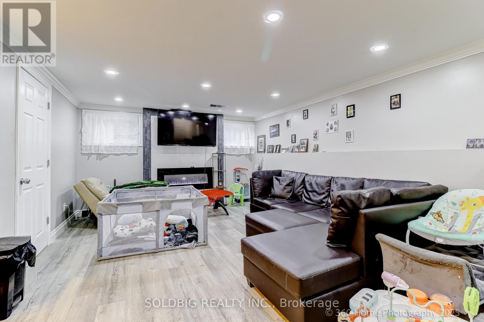 8 Haslemere Avenue, Brampton, ON - Indoor With Fireplace