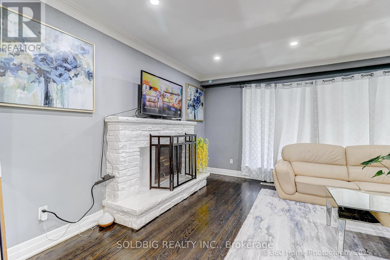 8 Haslemere Avenue, Brampton, ON - Indoor With Fireplace