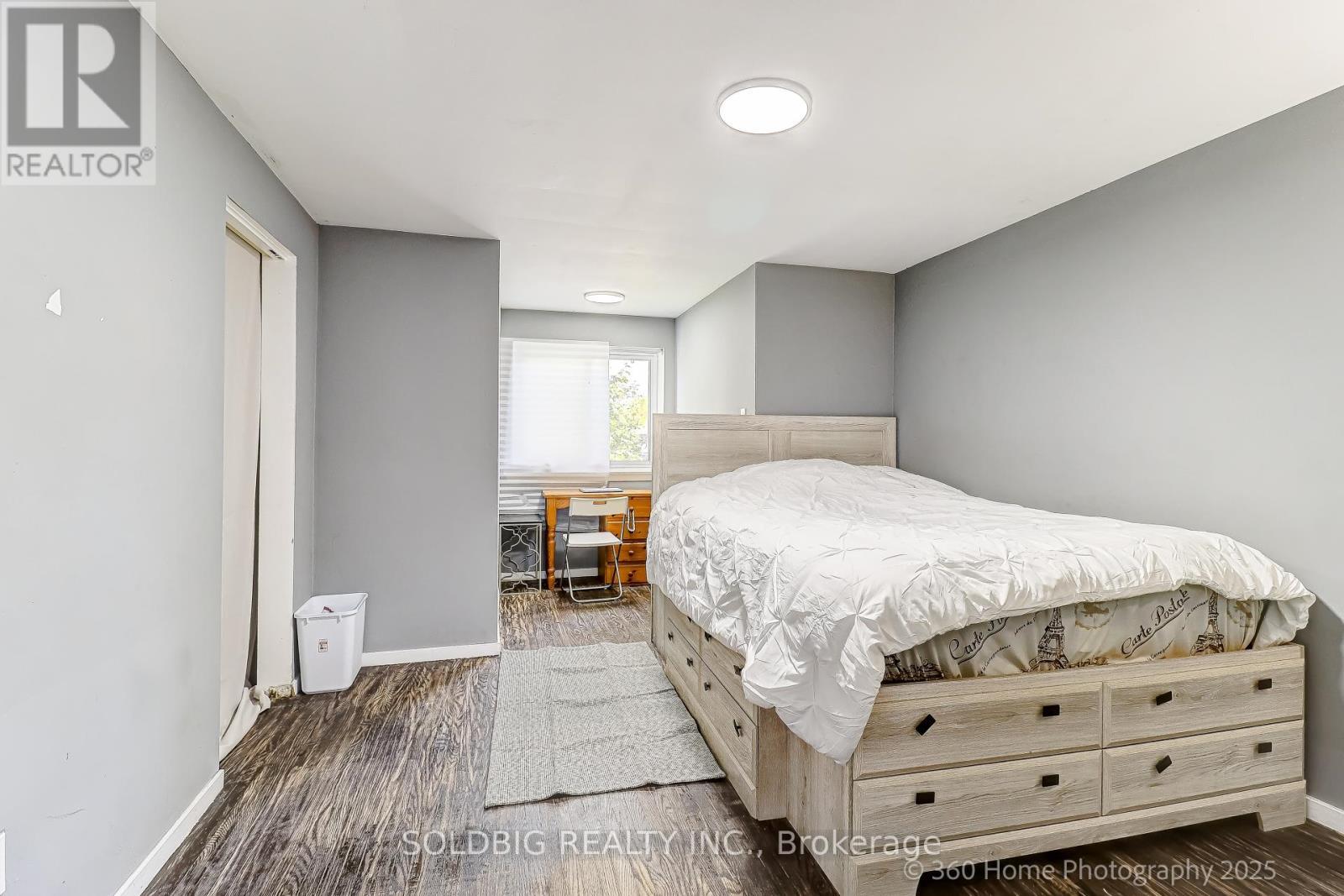 8 Haslemere Avenue, Brampton, ON - Indoor Photo Showing Bedroom