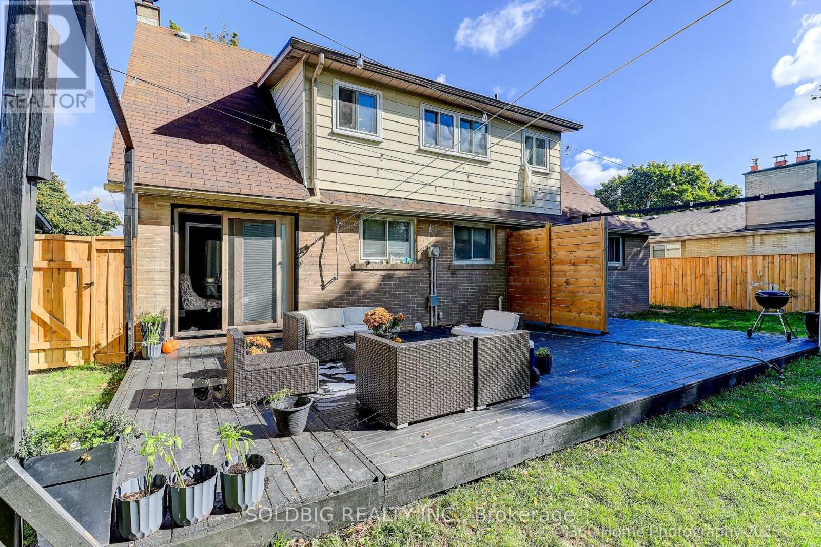 8 Haslemere Avenue, Brampton, ON - Outdoor