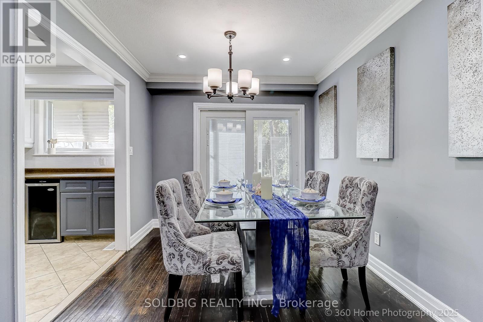 8 Haslemere Avenue, Brampton, ON - Indoor Photo Showing Dining Room
