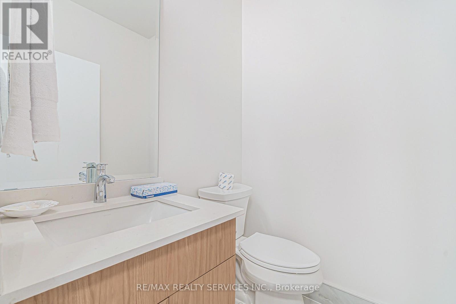 #4 - 30 Dean Park Road, Toronto, ON - Indoor Photo Showing Bathroom