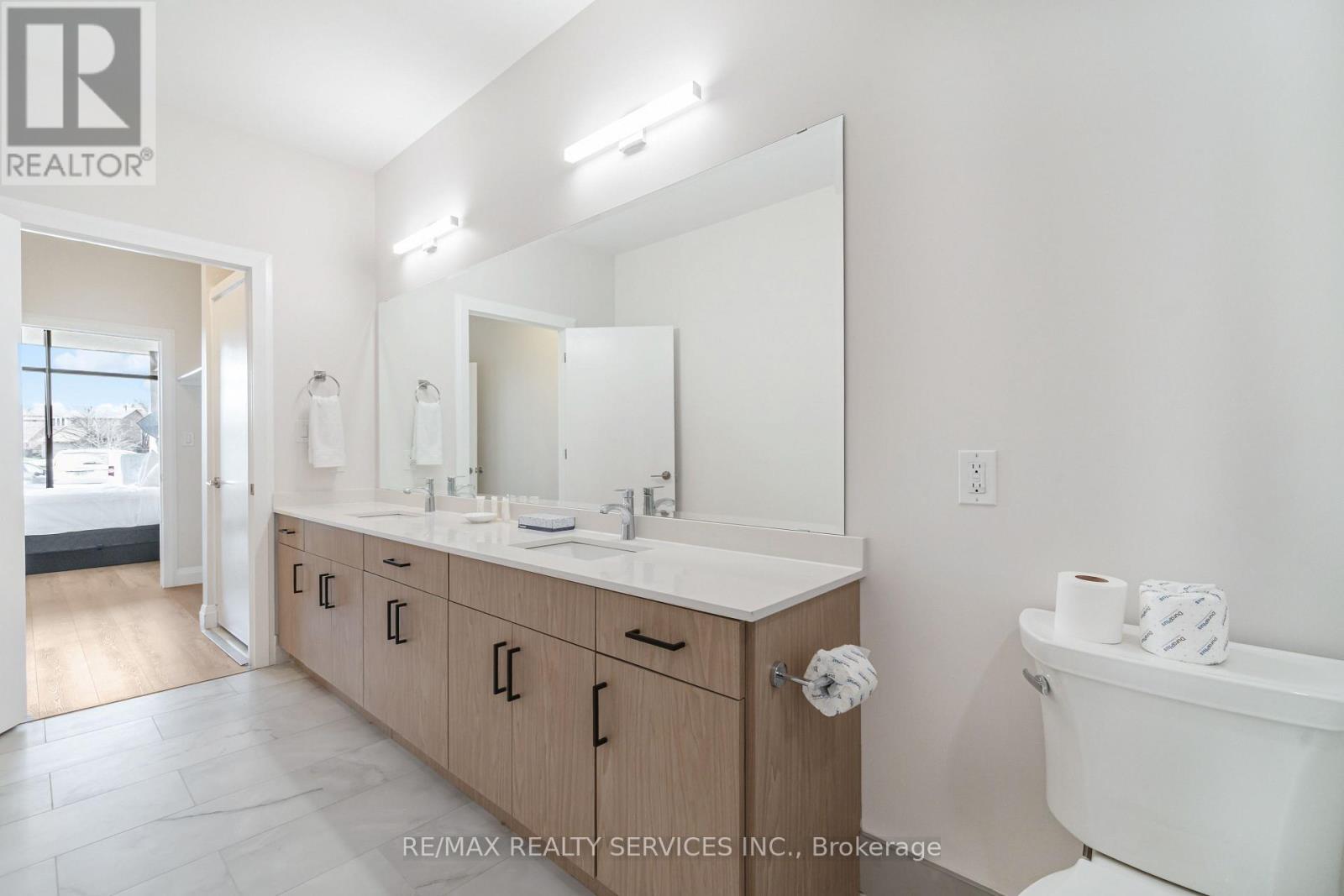 #4 - 30 Dean Park Road, Toronto, ON - Indoor Photo Showing Bathroom