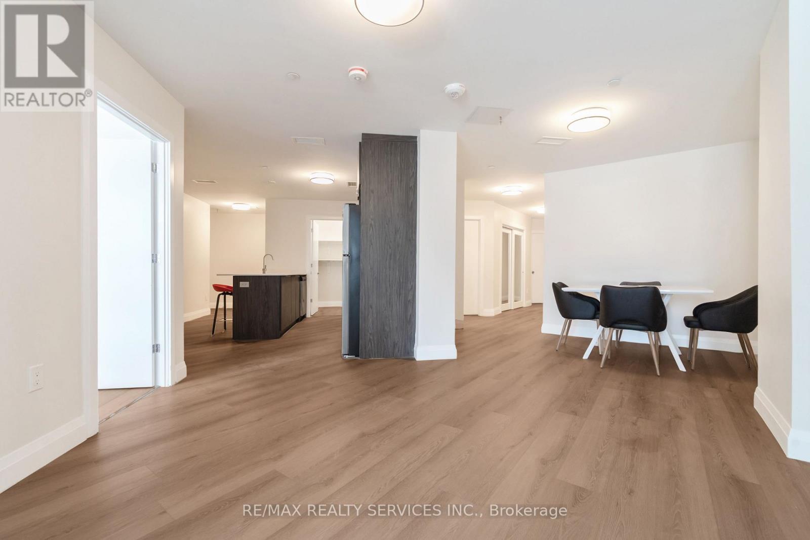 #7 - 30 Dean Park Road, Toronto, ON - Indoor Photo Showing Other Room