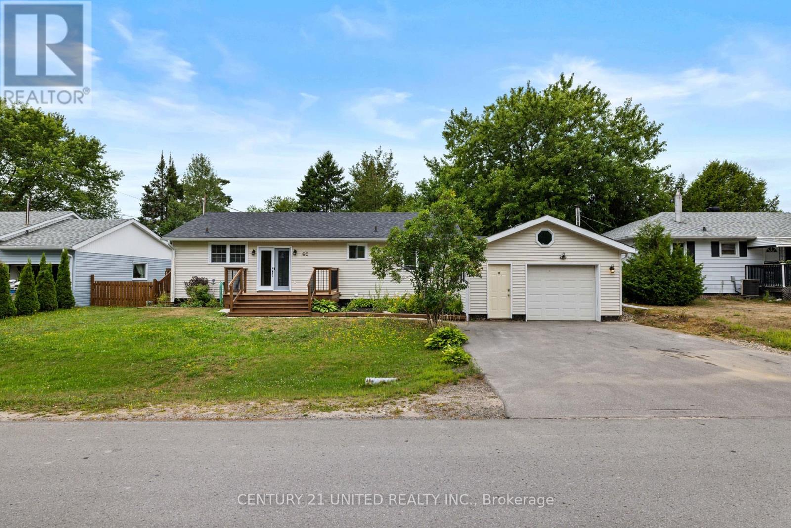 60 Hemlock Street, Highlands East (Bicroft Ward), ON - Outdoor