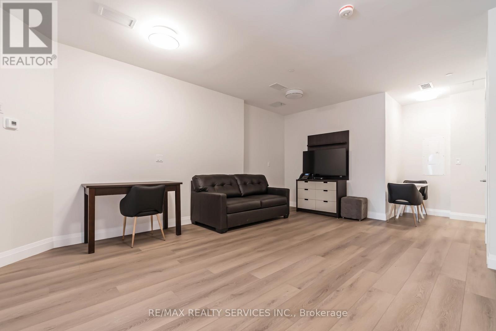 #1 - 30 Dean Park Road, Toronto, ON - Indoor