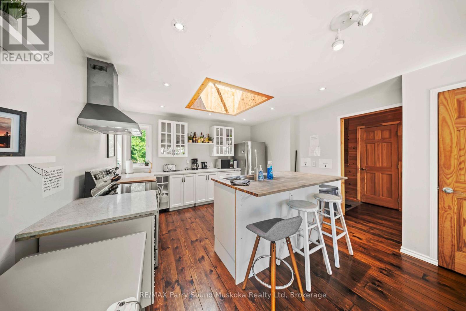 23 Shady Maple Trail, Whitestone, ON - Indoor Photo Showing Kitchen