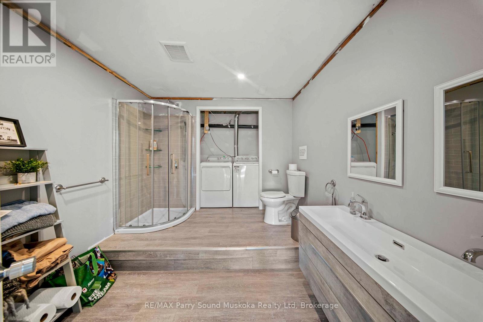 23 Shady Maple Trail, Whitestone, ON - Indoor Photo Showing Bathroom