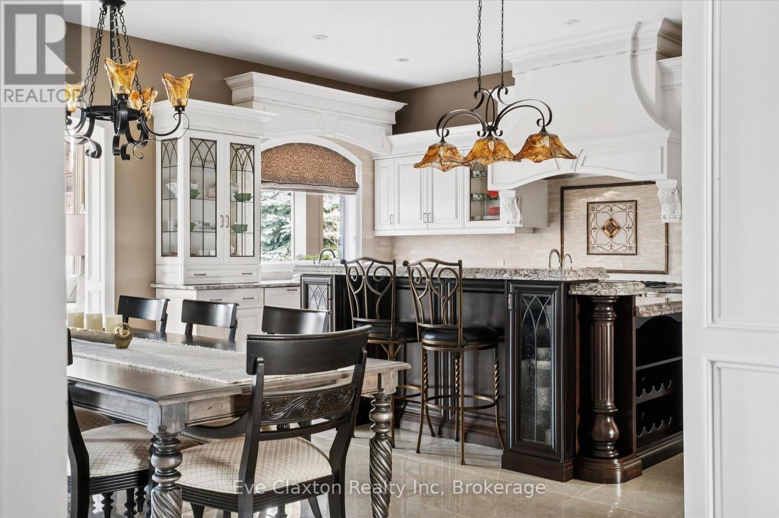 95 Old Ruby Lane, Puslinch, ON - Indoor Photo Showing Dining Room