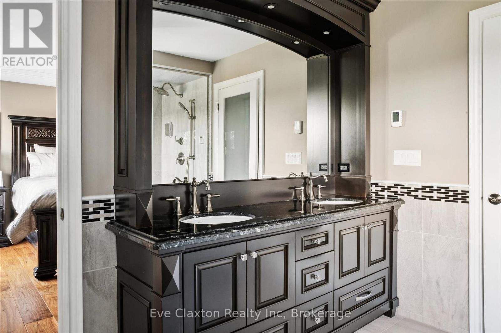 95 Old Ruby Lane, Puslinch, ON - Indoor Photo Showing Bathroom