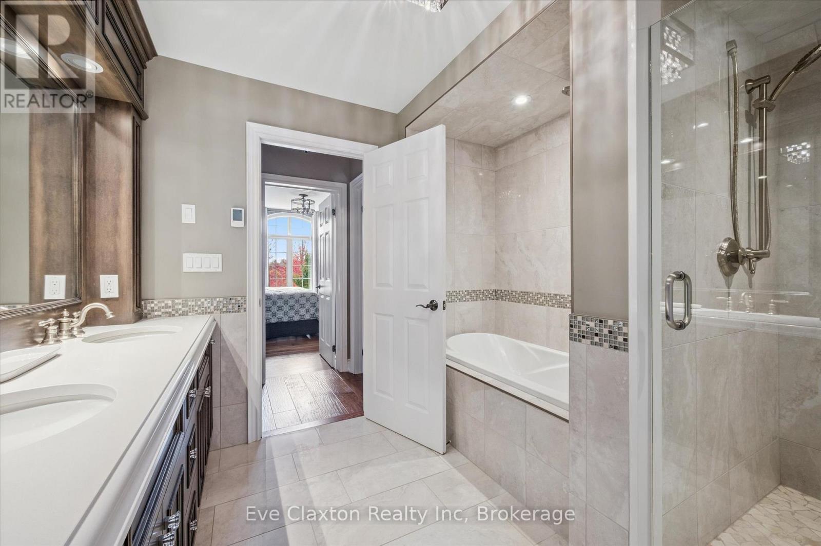 95 Old Ruby Lane, Puslinch, ON - Indoor Photo Showing Bathroom