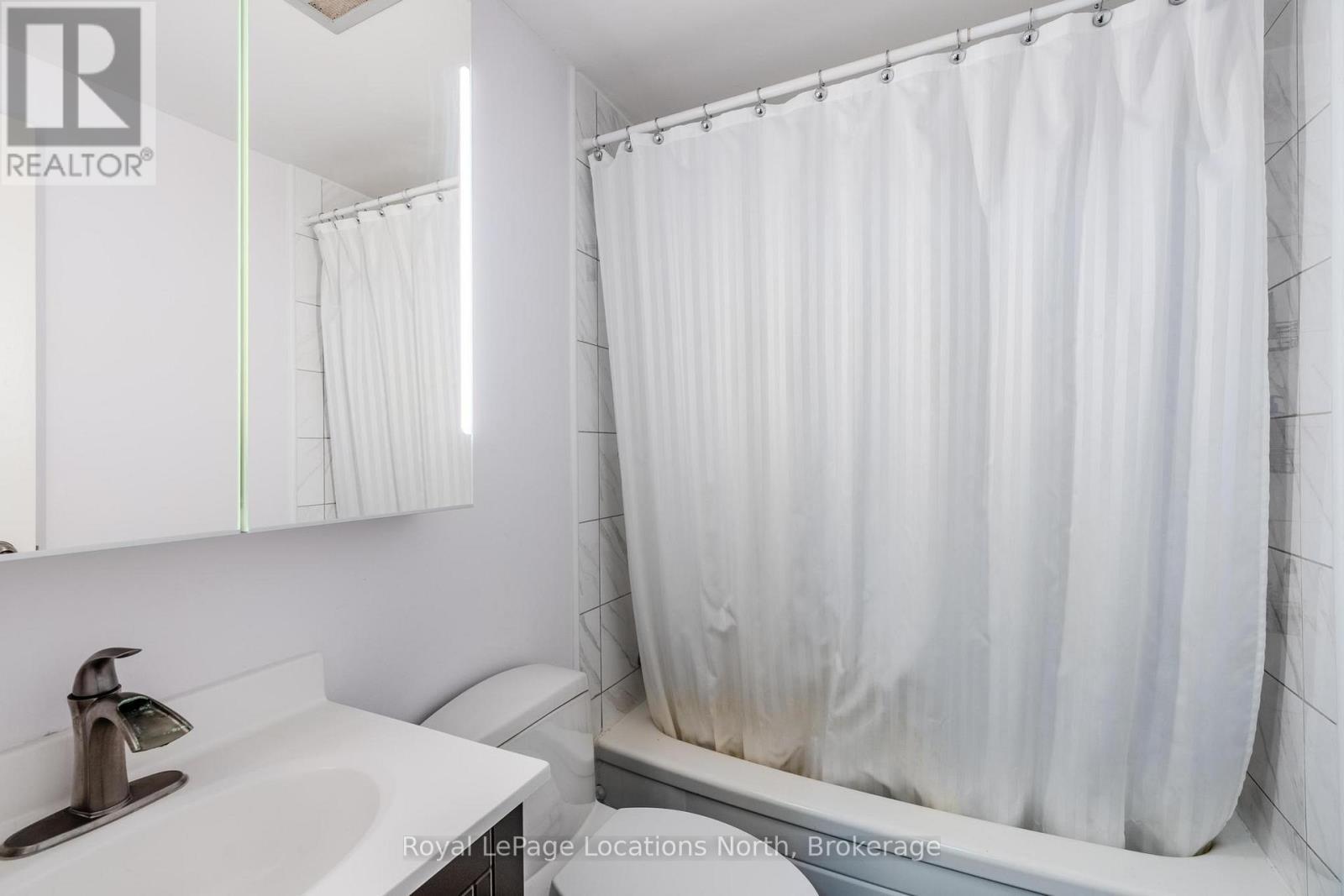 38 - 187 Grulke Street, Kitchener, ON - Indoor Photo Showing Bathroom