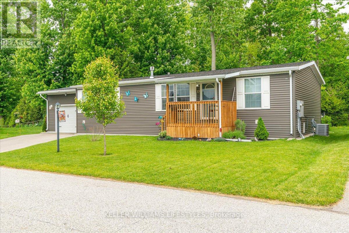 13 Kellestine Drive, Strathroy-Caradoc (Se), ON - Outdoor With Deck Patio Veranda