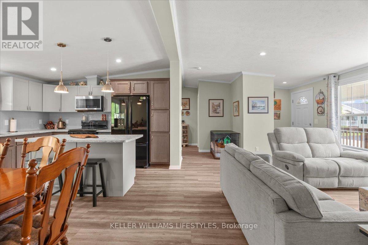 13 Kellestine Drive, Strathroy-Caradoc (Se), ON - Indoor