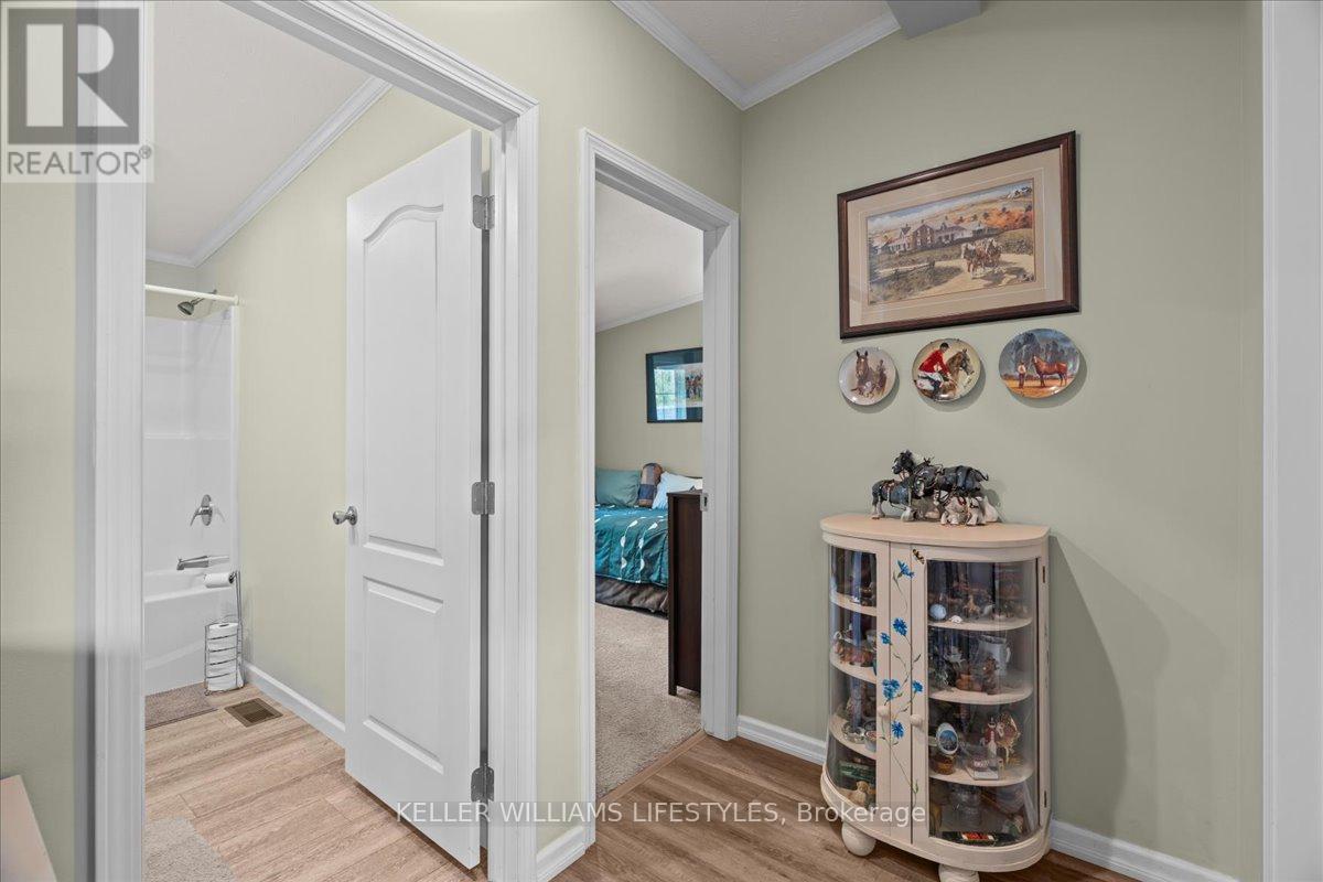 13 Kellestine Drive, Strathroy-Caradoc (Se), ON - Indoor Photo Showing Other Room