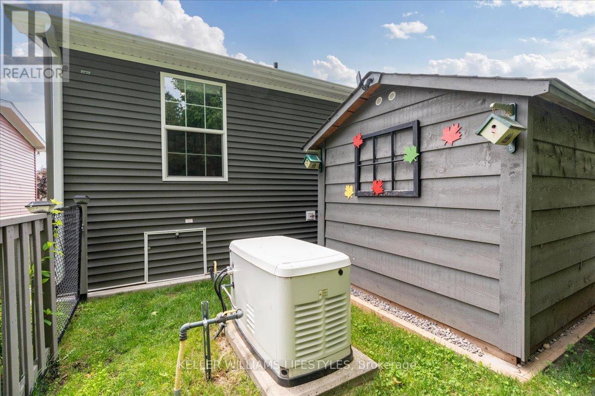 13 Kellestine Drive, Strathroy-Caradoc (Se), ON - Outdoor With Exterior