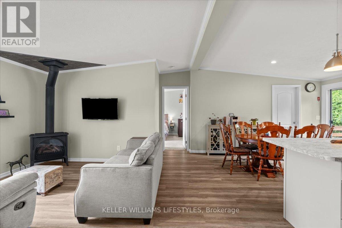 13 Kellestine Drive, Strathroy-Caradoc (Se), ON - Indoor Photo Showing Other Room With Fireplace