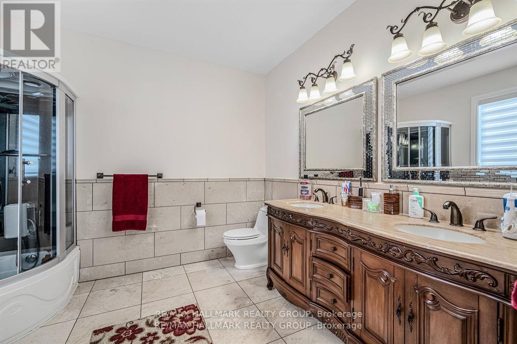 699 Ballycastle Crescent, Ottawa, ON - Indoor Photo Showing Bathroom