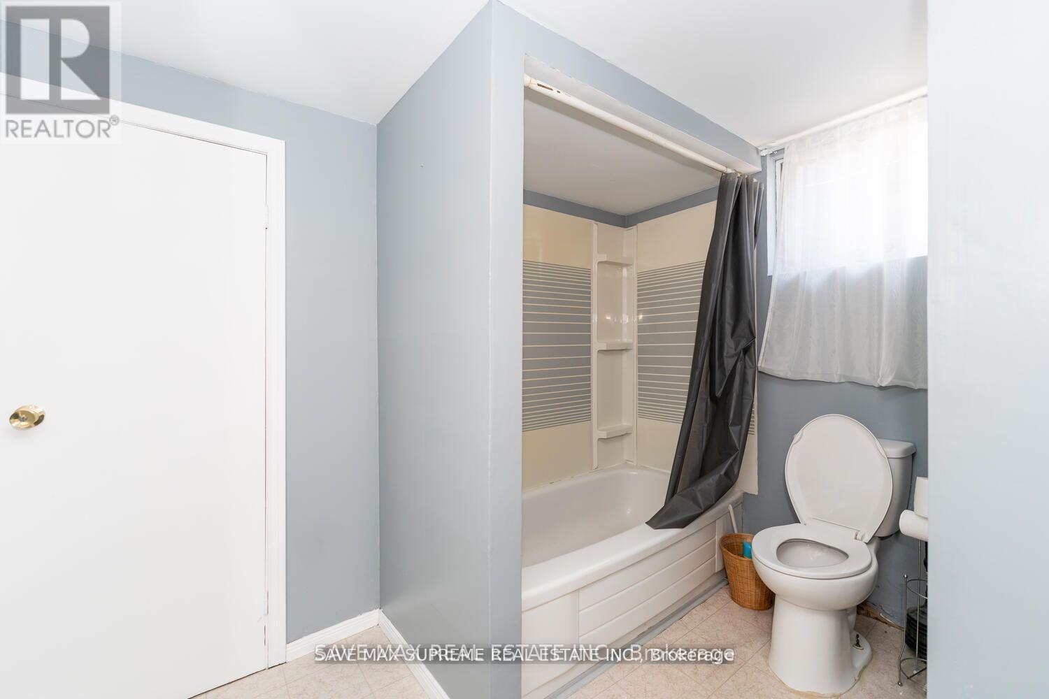 8 Altmar Court, St. Catharines, ON - Indoor Photo Showing Bathroom