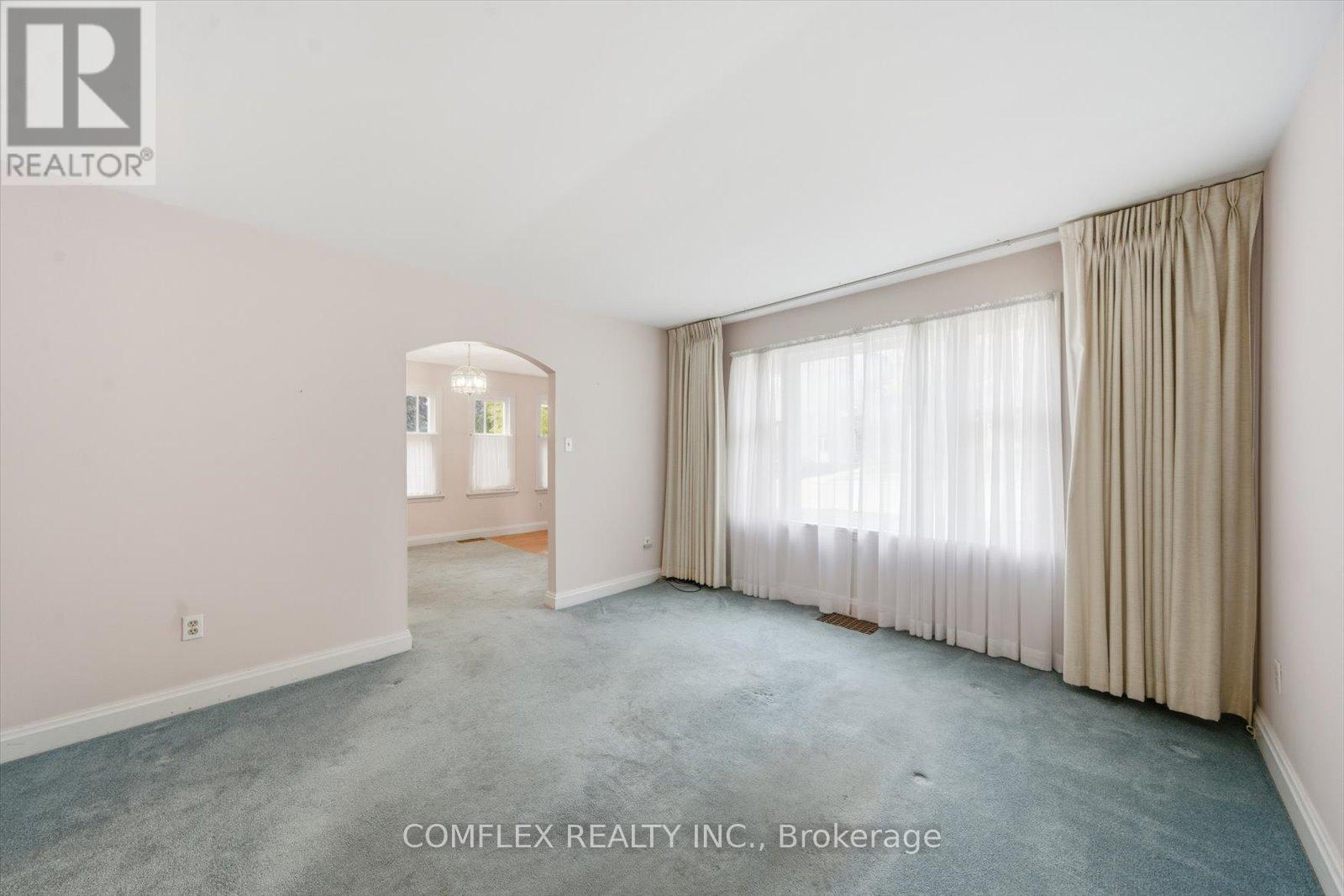 68 Cambridge Street N, Kawartha Lakes, ON - Indoor Photo Showing Other Room