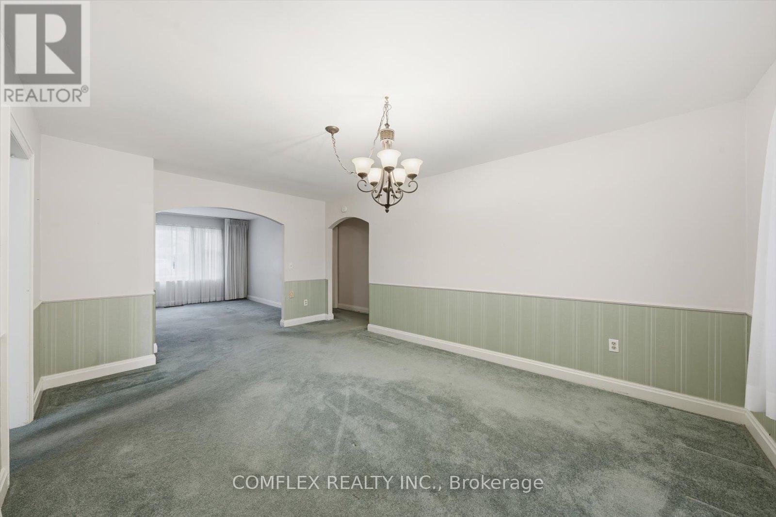 68 Cambridge Street N, Kawartha Lakes, ON - Indoor Photo Showing Other Room