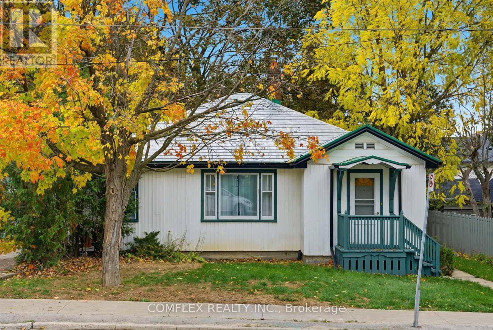 68 Cambridge Street N, Kawartha Lakes, ON - Outdoor