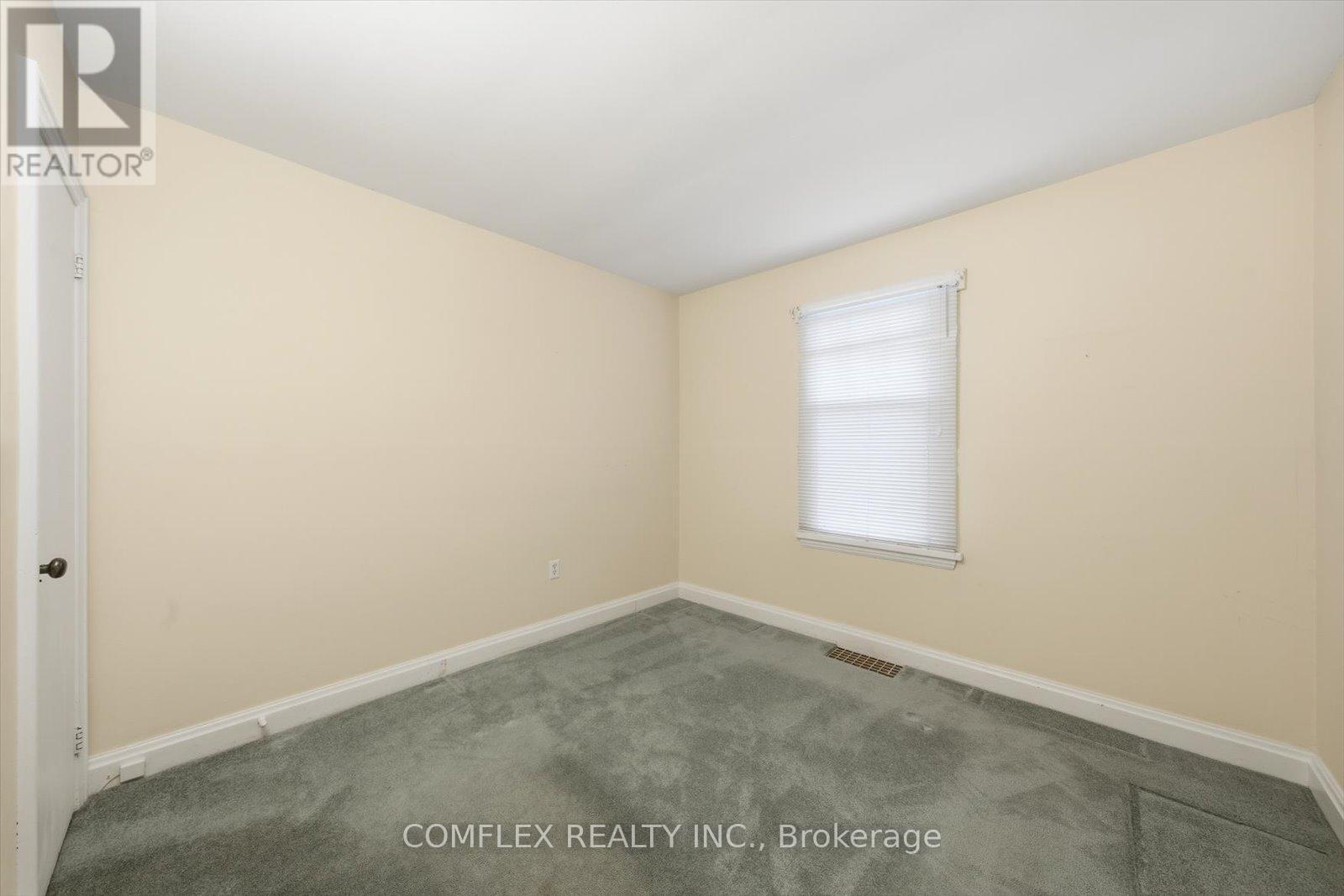 68 Cambridge Street N, Kawartha Lakes, ON - Indoor Photo Showing Other Room