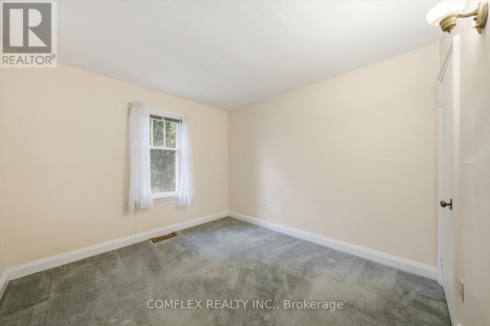 68 Cambridge Street N, Kawartha Lakes, ON - Indoor Photo Showing Other Room