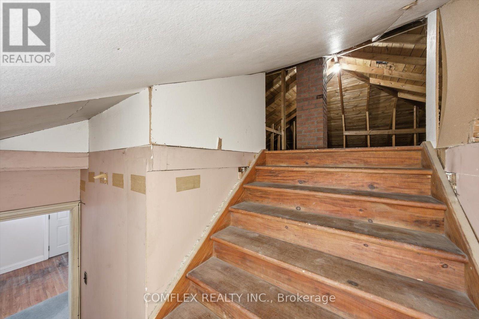 68 Cambridge Street N, Kawartha Lakes, ON - Indoor Photo Showing Other Room