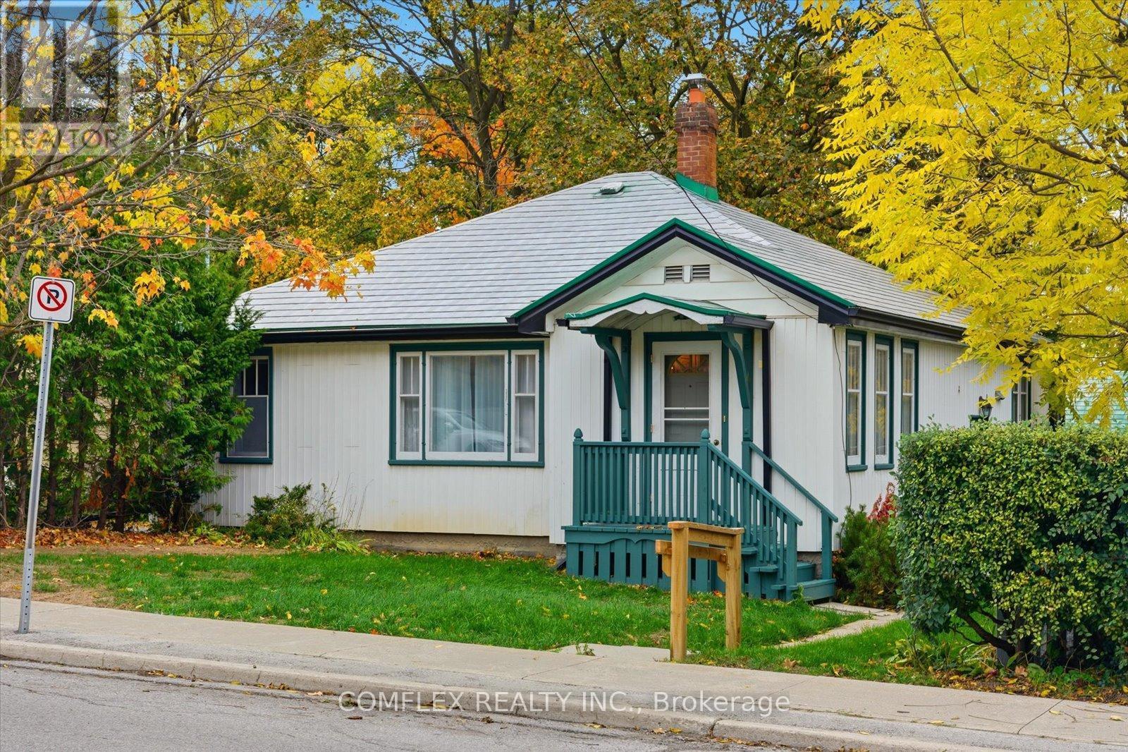 68 Cambridge Street N, Kawartha Lakes, ON - Outdoor