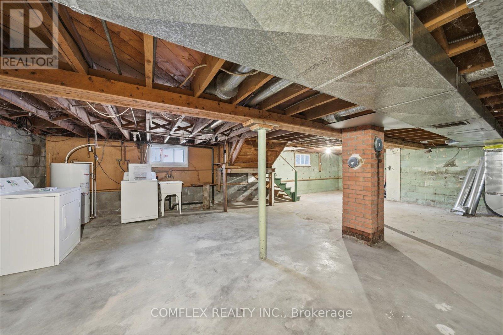 68 Cambridge Street N, Kawartha Lakes, ON - Indoor