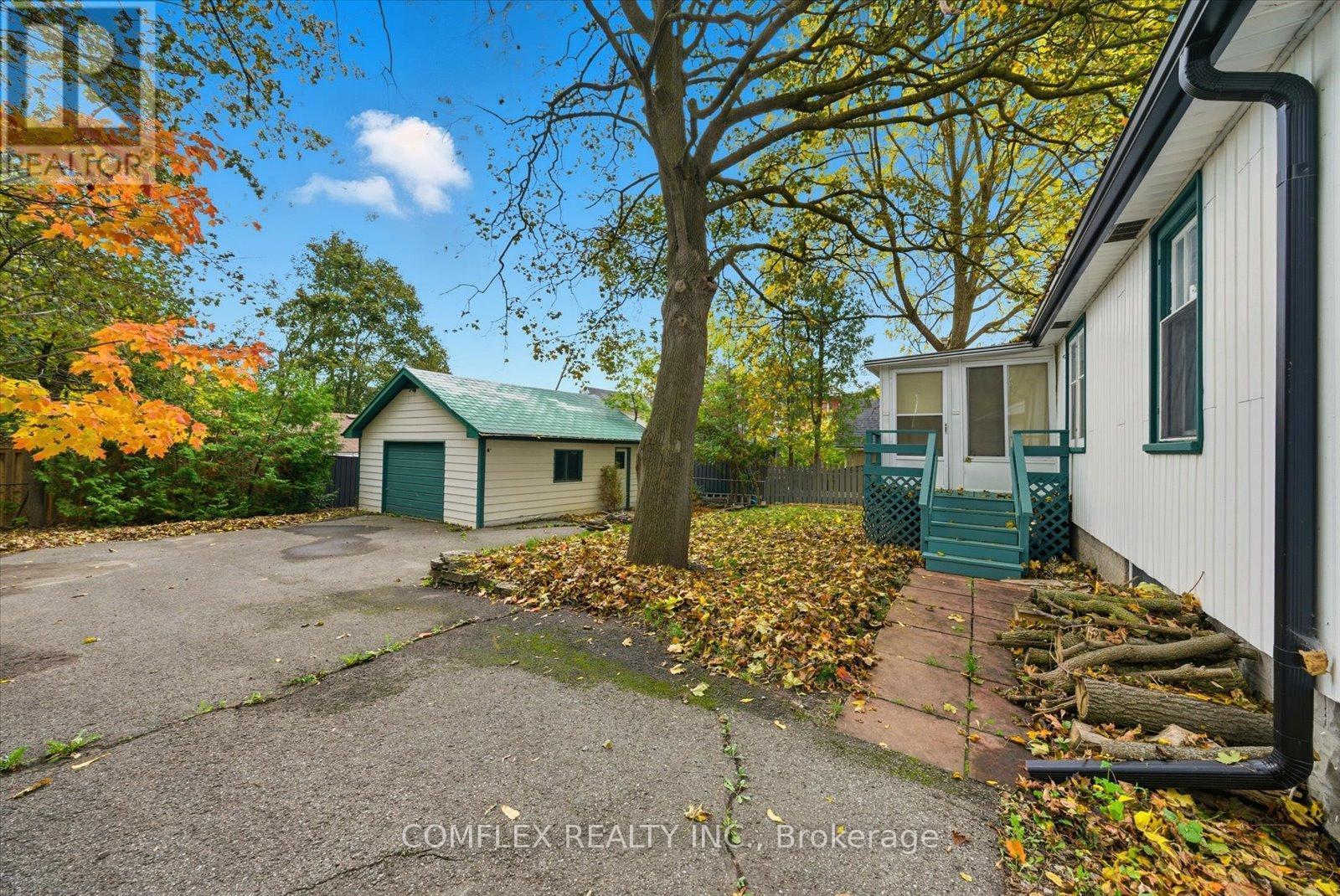 68 Cambridge Street N, Kawartha Lakes, ON - Outdoor